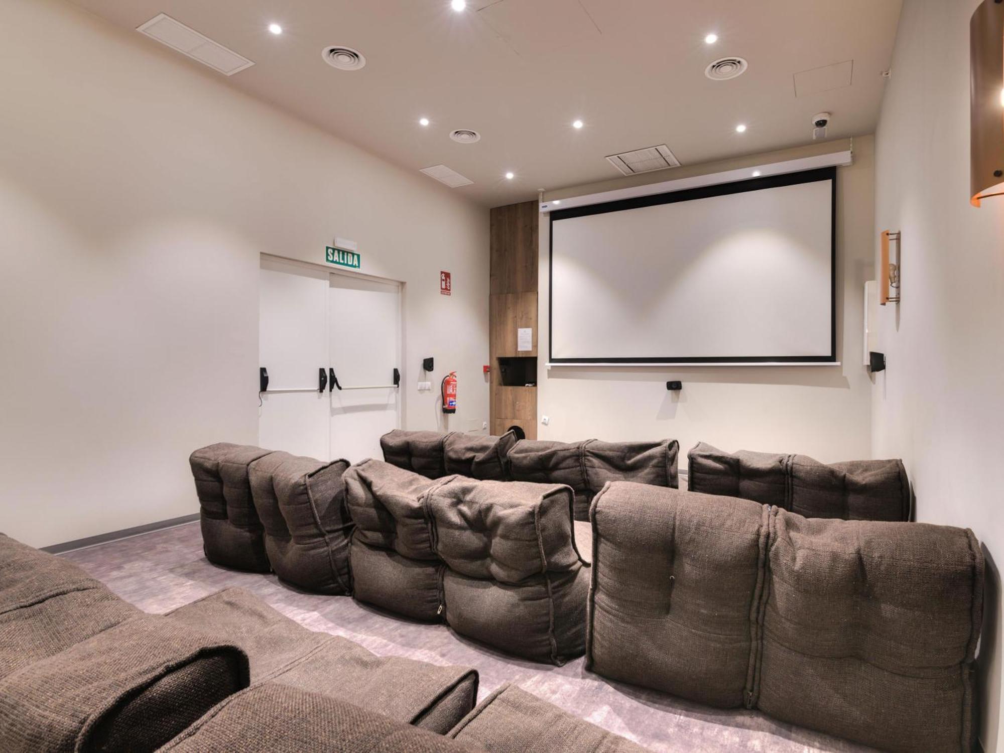 Livensa Living Studios Valencia Marina Real Hotel-Apartamento ภายนอก รูปภาพ