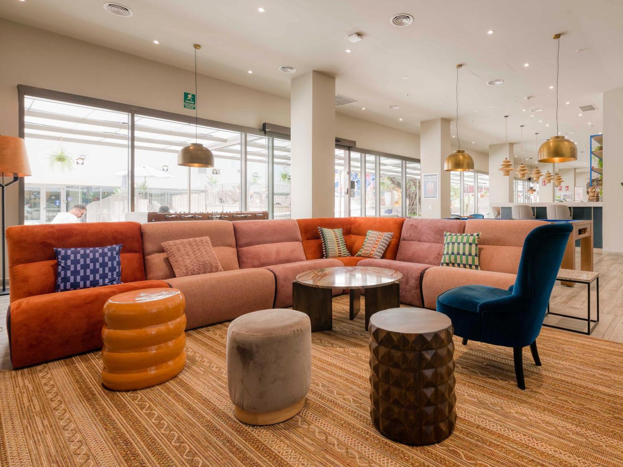 Livensa Living Studios Valencia Marina Real Hotel-Apartamento ภายนอก รูปภาพ